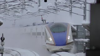 2022年2月6日　北陸新幹線　新高岡駅　雪のかがやき号　通過