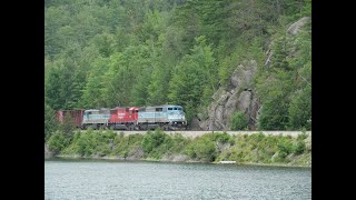 CMQ 9020 leads CP 142 East on the Moosehead East Sub 7/27/21