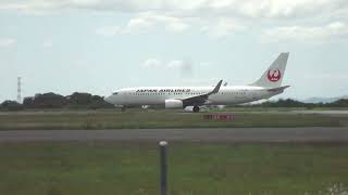 JAL　日本航空　　ボーイング737-800（JA302J）　　【岡山桃太郎空港】