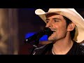 brad paisley ticks live