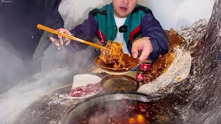 餐饮的本质就是回归传统 用最新鲜的食材烫火锅 现切现吃无需任何处理 每个部位都有不同的口感#没有什么是一顿火锅解决不了 #咖咖火锅总店  #好好吃饭