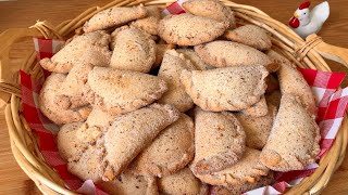 Empanadas finas rellenas de mermelada y dulce de leche .