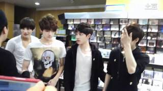 [FANCAM] 120509 EXO-K At Gwangju Fansign - Befor