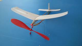 เครื่องบินพลังยางเล็ก ใครก็ทำได้ [rubber band powered plane]