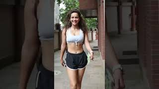 Neha Sharma's Sister Aisha Sharma Looks $exy In Gym Outfit