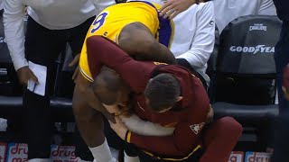 Kevin Love Puts Lebron James In A Head Lock After James Dunks In His Face. MUST WATCH 2022