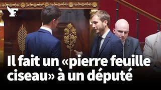 Un député LFI refuse de serrer la main du benjamin de l'Assemblée et fait un «pierre feuille ciseau»