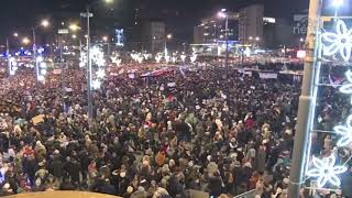 Top News- Makina me shpejtësi në mesin e protestës në Beogard, tentuan të shtypin protestuesit