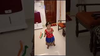 చిన్నారి తన దేశభక్తినీ చాటుతుంది🥰#trending#dance #shorts#cutebaby#independencedayspecial#ytviral #