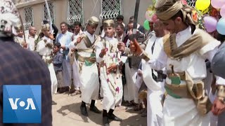 Collective Weddings Soar in Popularity in Yemen