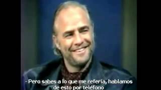 Marlon Brando hablando sobre la actuación ..