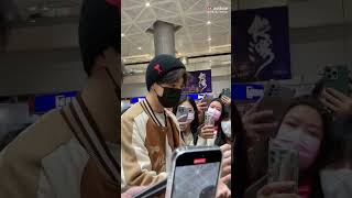 陈立农230304台北到达｜好好休息🥰又是羡慕糖糖们的一天😆cr(wb): 小兔-lily732016