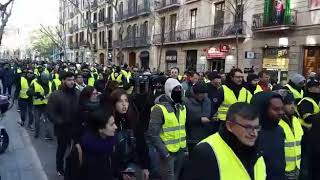 Los taxistas marchan por el centro de Barcelona