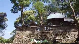 月山富田城登山　山頂の勝日高守神社の風景