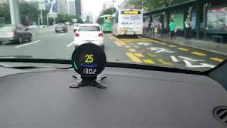 泓愷科技 FLYone P15 HUD OBD2多功能汽車平視顯示器 - 實拍