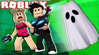 VIRAMOS OS CAÇADORES DE FANTASMAS | Roblox - Haunted Hunters