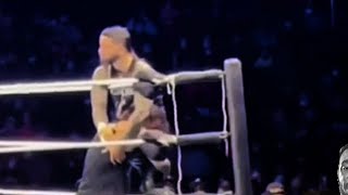 Jimmy uso hugs Jey uso in an emotional WWE Supershow moment