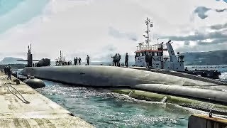 USN Nuclear Missile Sub Docks In Greece (Timelapse)