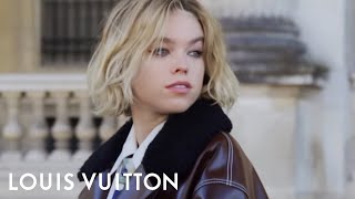 Milly Alcock at the Women’s Spring-Summer 2023 Show in Paris | LOUIS VUITTON