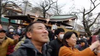 築港高野山の餅まき