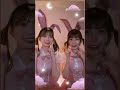 『可愛くてごめん』を踊る東村芽依ちゃんと高本彩花ちゃん