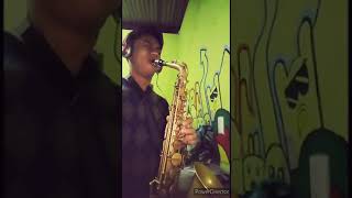 The girl in the yellow dress - David Gilmour fragmento sax solo