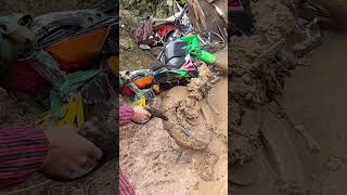 Off road motocross tire mud cleaning process