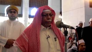 Masjid-Al-Haram Mu'adhin Shiekh Ali Ahmed Mulla ..Performs Adhan in Malaysia