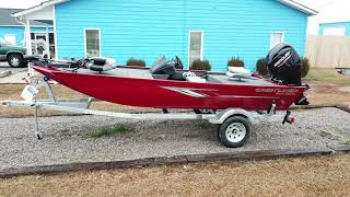 Crestliner 1600 Storm Red