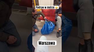 Najlepszy podryw w metrze 🤣 Jak podrywać kobiety? Poradnik podrywu #podryw #koniety #warszawa