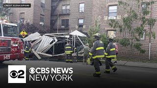 Scaffolding falls onto vehicle in Brooklyn