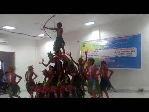 छोटा उदयपुर की पाठशाला के बच्चों के द्वारा किया गया आदिवासी नृत्य, छोटा उदयपुर की पाठशाला के बच्चों के द्वारा किया गया आदिवासी नृत्य,