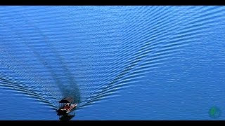 日月潭國家風景區之雲瀑與小小船 Cloud waterfall and small boat in Sun Moon Lake National Scenic Area