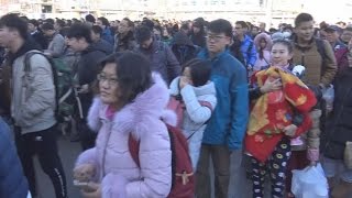 中国 ３０億人大移動始まる 春節の帰省ラッシュ