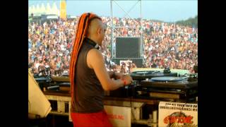 LAB 4 and later Yoji Biomehanika - Dance Valley 2001