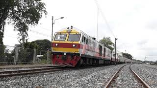 รถไฟไทย HITACHI 4510 ทำขบวนรถด่วนที่ 9052 สถานีรถไฟพิจิตร