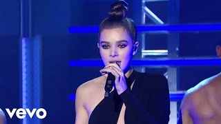 Hailee Steinfeld, Grey - Starving ft. Zedd (Live From Late Night With Seth Meyers)
