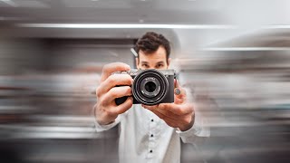 Shooting HIGH PRESSURE Street Photography in a Restaurant! Sony A7C, 24mm f/2.8 \u0026 50mm f/2.5