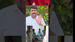 కష్టపడి స్పూన్ తో చేపలు తింటున్న బాబు