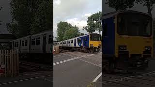 150 #train #northern #dmus #railway #levelcrossing