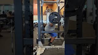 Squats (275 lbs), @dalstin attempts going parallel for 1 6-8-22