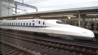 小田原駅に到着する東海道新幹線こだま東京行きN700系Advance