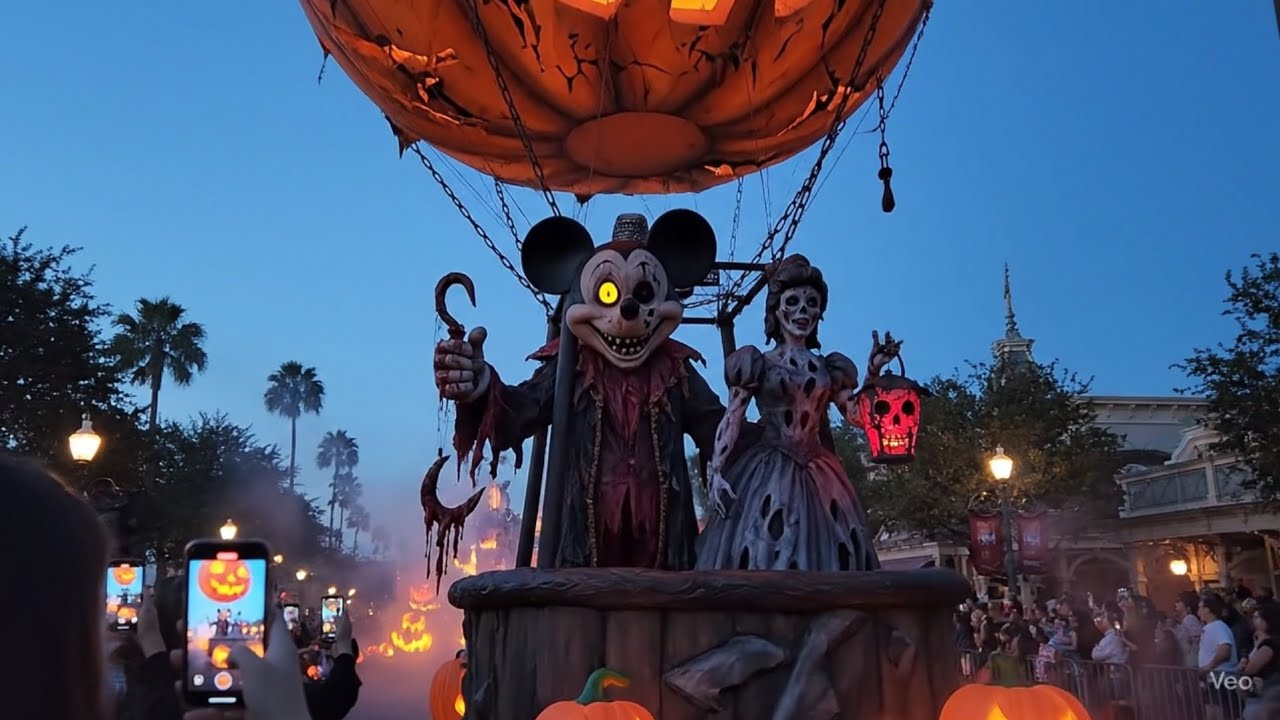 Disneyland California Halloween 2025 Scariest Parade And Oogie Boogie