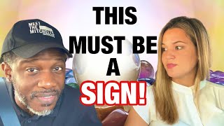 This Must Be A Sign! - Meet The Mitchells