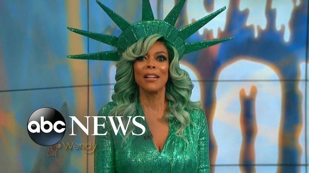 Wendy Williams Faints On Live TV After Overheating - YouTube