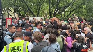 Protesters Face Off With Police at The Art Institute of Chicago