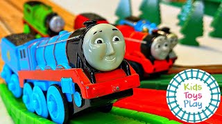 Thomas and Friends Winter Wonderland Motorized Wooden Railway Mystery Wheel Races