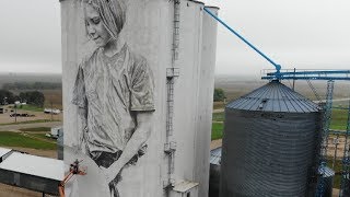 Guido Van Helten | Mural Artist | Faulkton SD Silo Painting