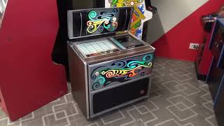 Watch How This Beautiful 1977 Rockola 469 Jukebox Works....