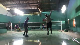 Mens double badminton. latihan bersama PB Pendekar Bulutangkis. Permainannya santai aja bro